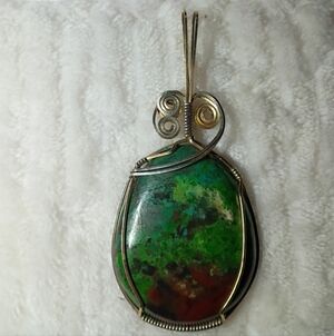 Malachite Pendant Silver Wire Setting